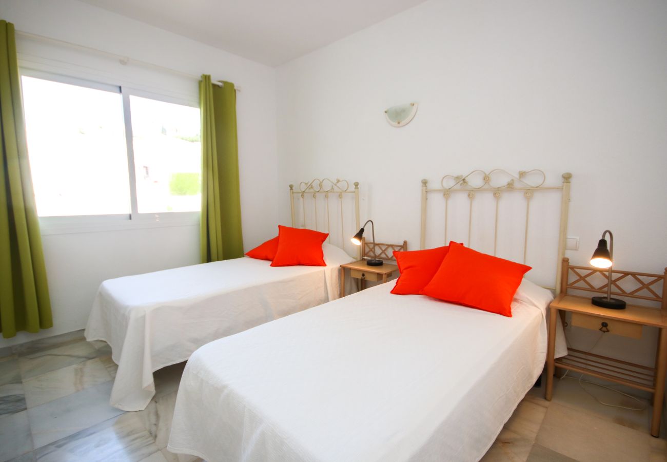 Apartamento en Benahavís - Apartamento  encantado en Pueblo Cortes del Golf Benahavis