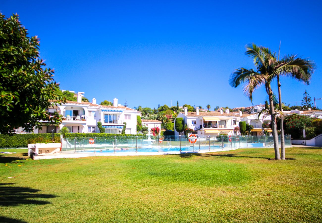 Apartamento en Benahavís - Apartamento  encantado en Pueblo Cortes del Golf Benahavis