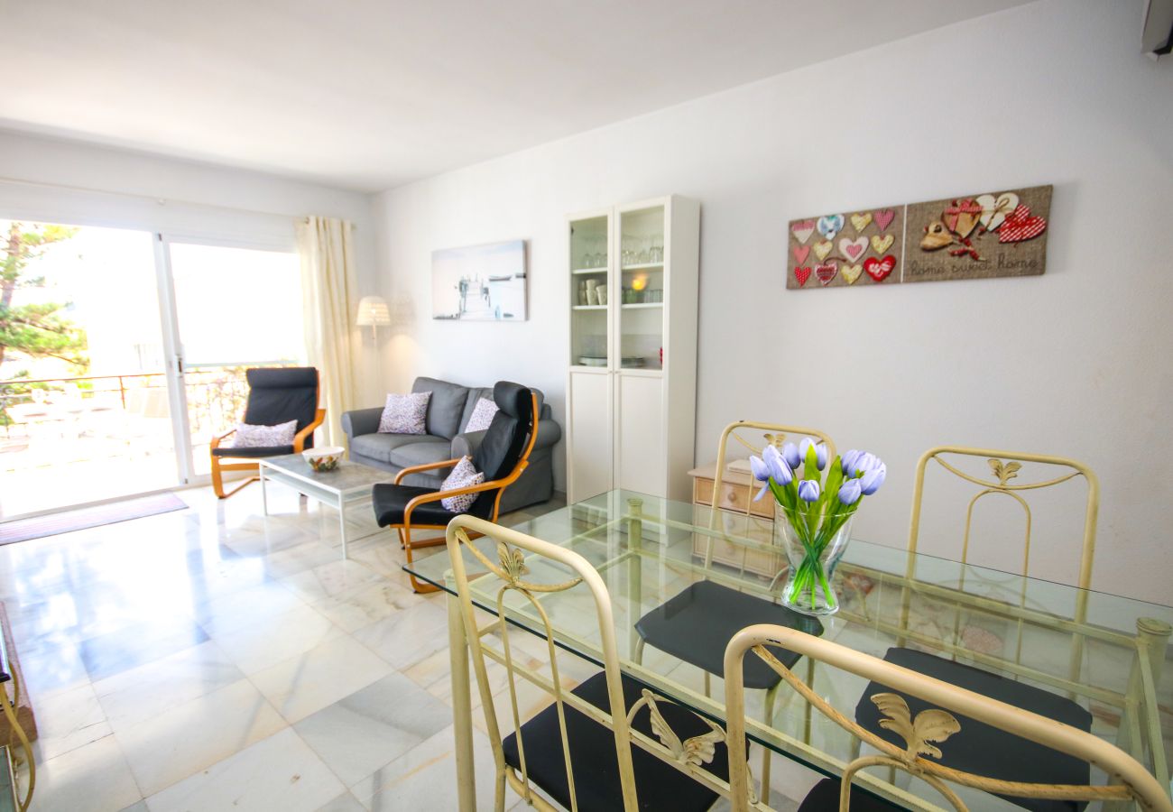 Apartamento en Benahavís - Apartamento  encantado en Pueblo Cortes del Golf Benahavis