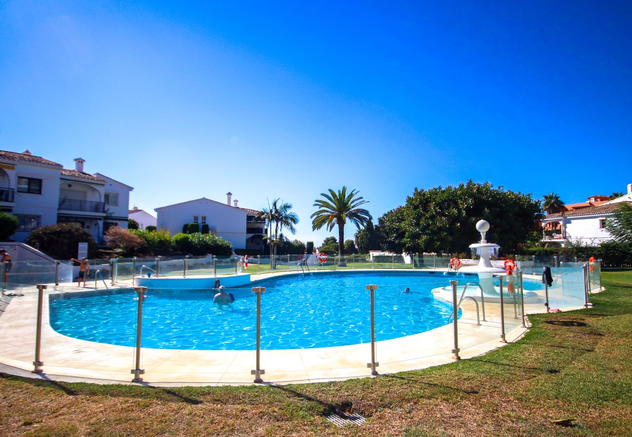 Apartamento en Benahavís - Apartamento  encantado en Pueblo Cortes del Golf Benahavis