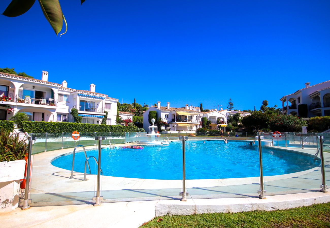Apartamento en Benahavís - Apartamento  encantado en Pueblo Cortes del Golf Benahavis