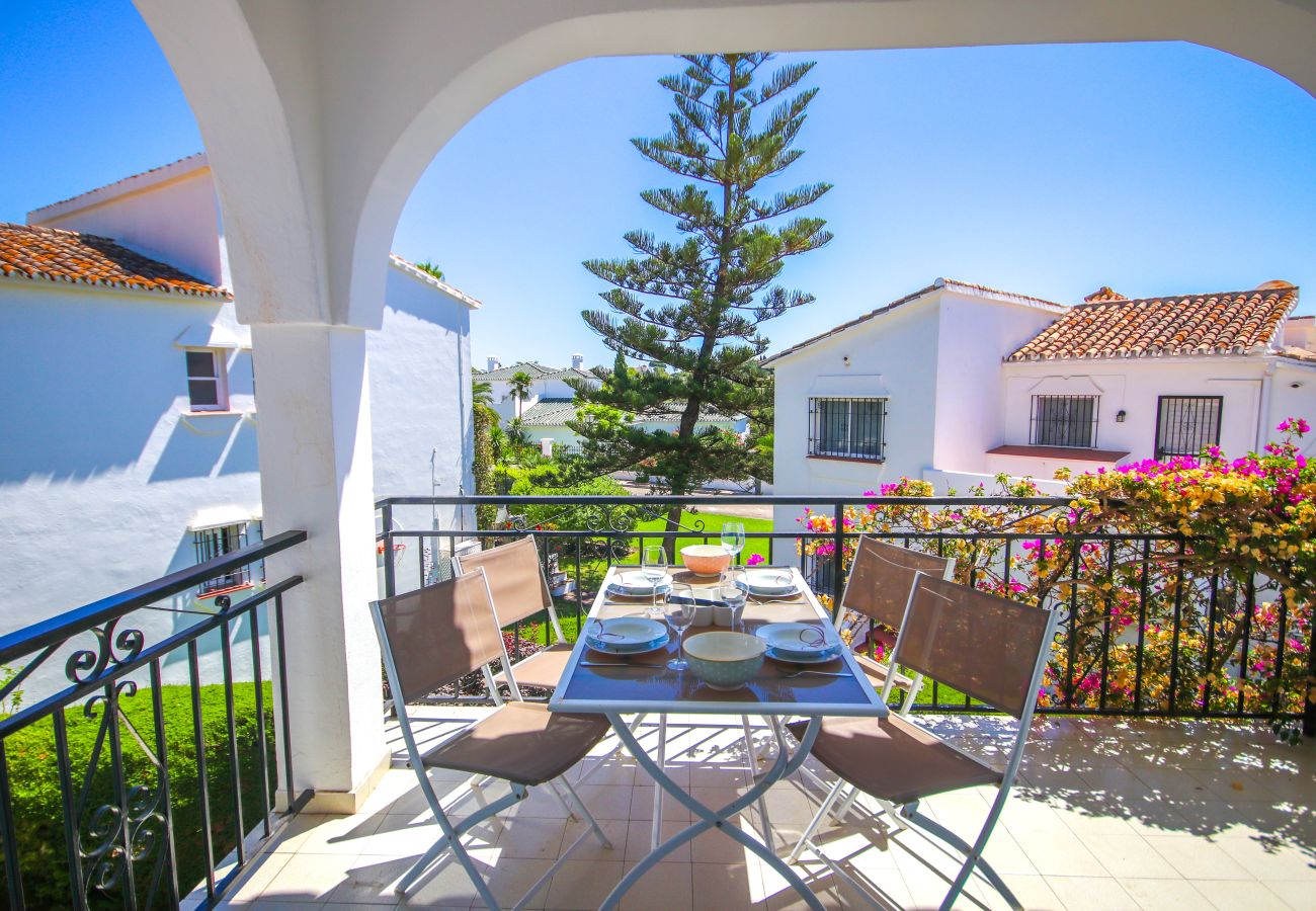 Apartamento en Benahavís - Apartamento  encantado en Pueblo Cortes del Golf Benahavis