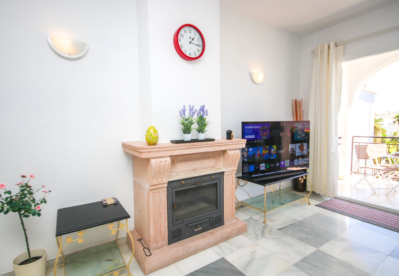 Apartamento en Benahavís - Apartamento  encantado en Pueblo Cortes del Golf Benahavis