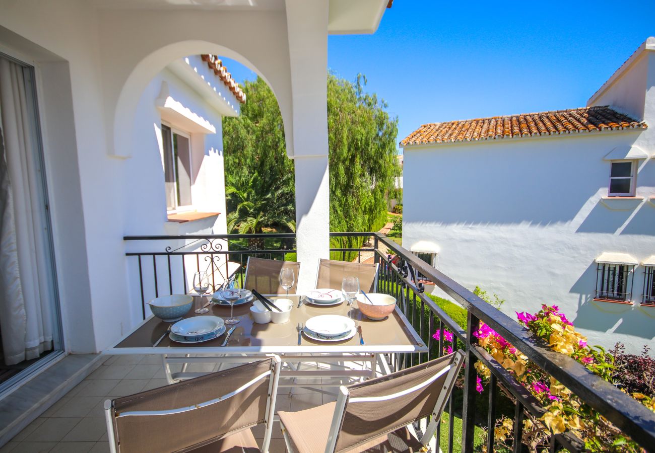 Apartamento en Benahavís - Apartamento  encantado en Pueblo Cortes del Golf Benahavis