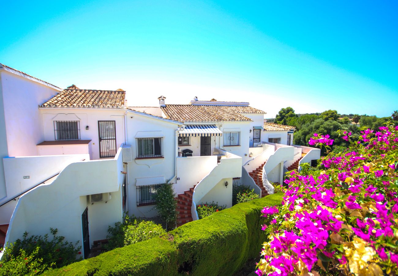Apartamento en Benahavís - Apartamento  encantado en Pueblo Cortes del Golf Benahavis