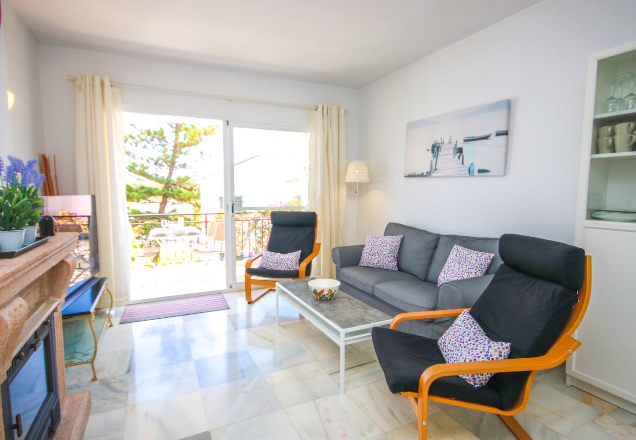 Apartamento en Benahavís - Apartamento  encantado en Pueblo Cortes del Golf Benahavis