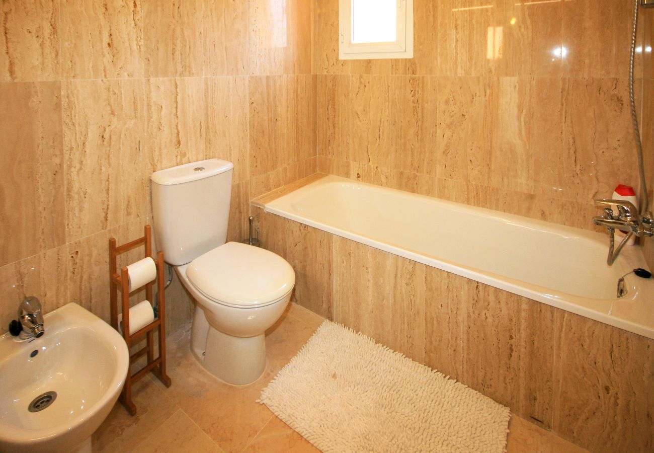 Apartamento en Marbella - Elegante Ático Dúplex en Los Lagos de Santa María