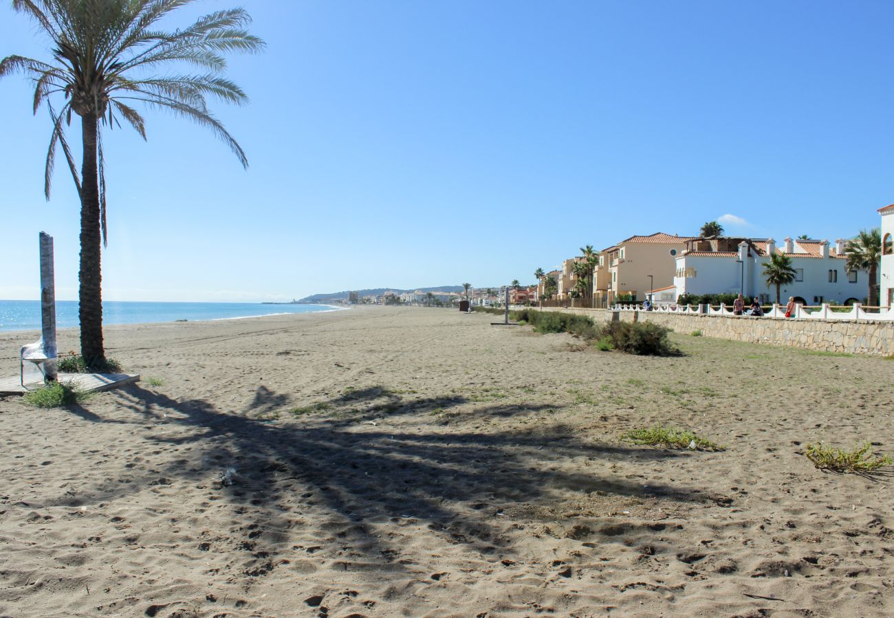 Apartamento en Casares - Ático frente al mar con vistas al mar, Bañera de hidromasaje, Barbacoa