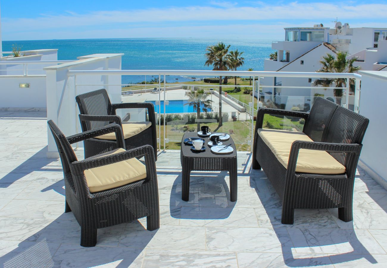 Apartamento en Casares - Ático frente al mar con vistas al mar, Bañera de hidromasaje, Barbacoa