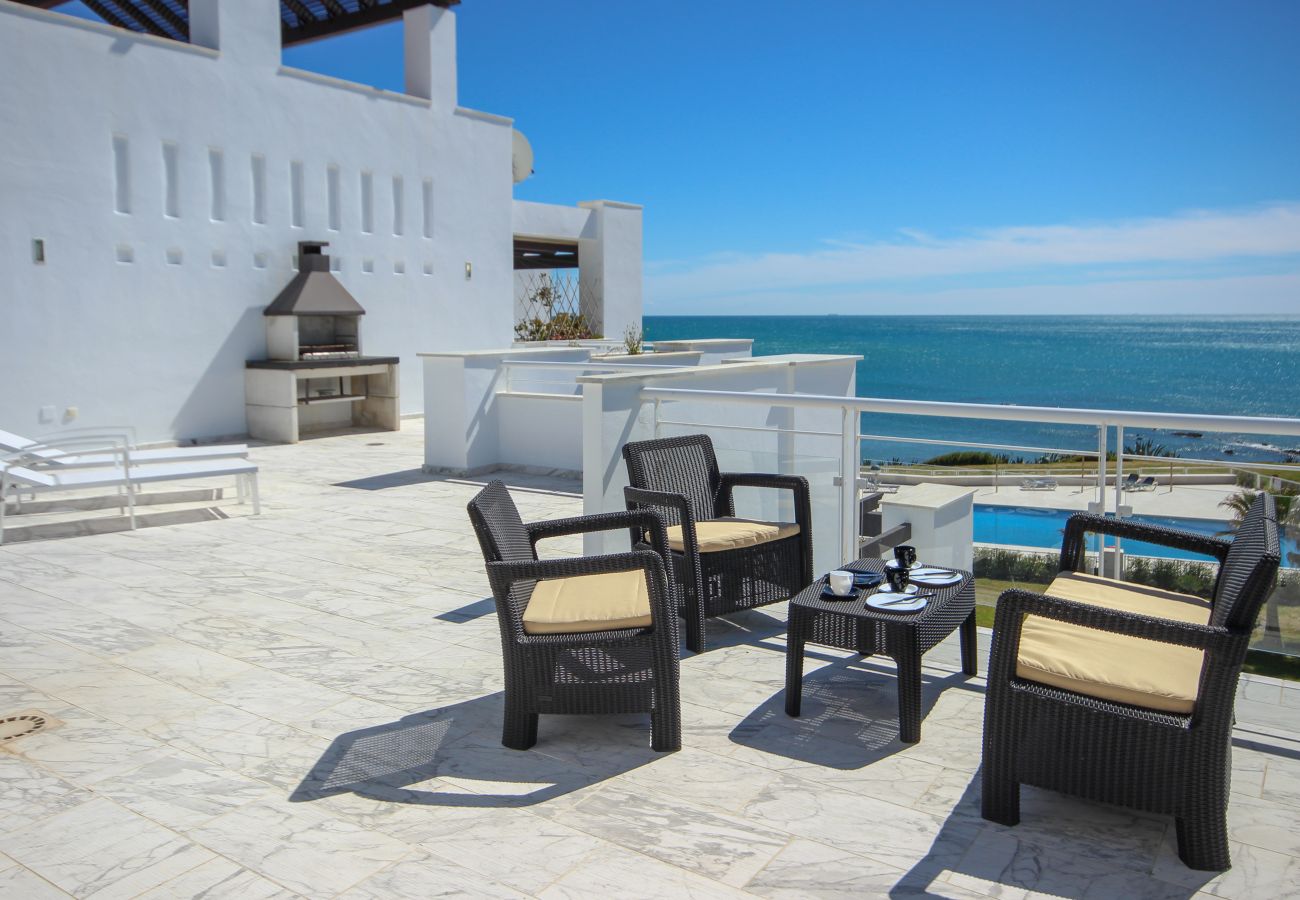 Apartamento en Casares - Ático frente al mar con vistas al mar, Bañera de hidromasaje, Barbacoa