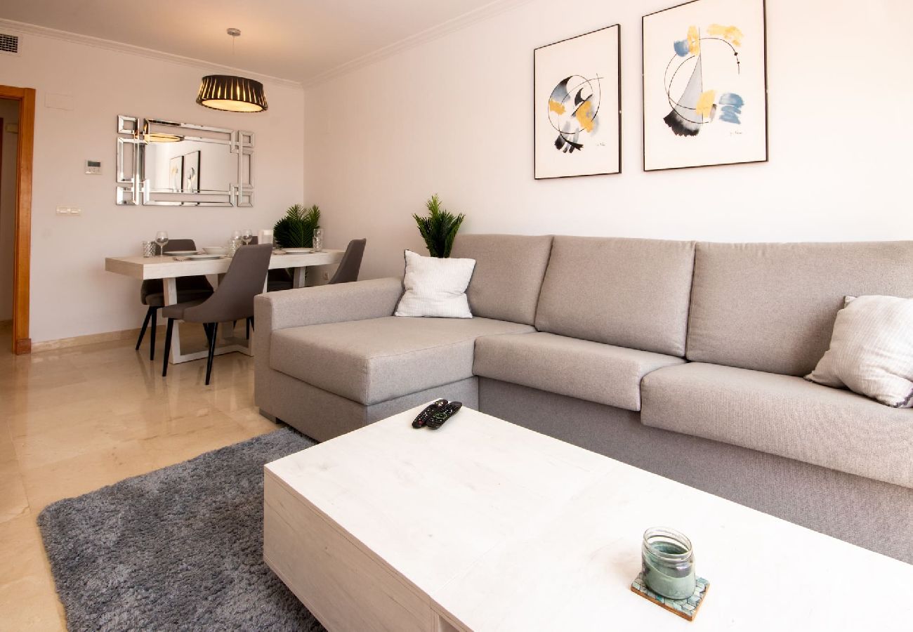 Apartamento en Casares - Ático con azotea, barbacoa y vistas al mar