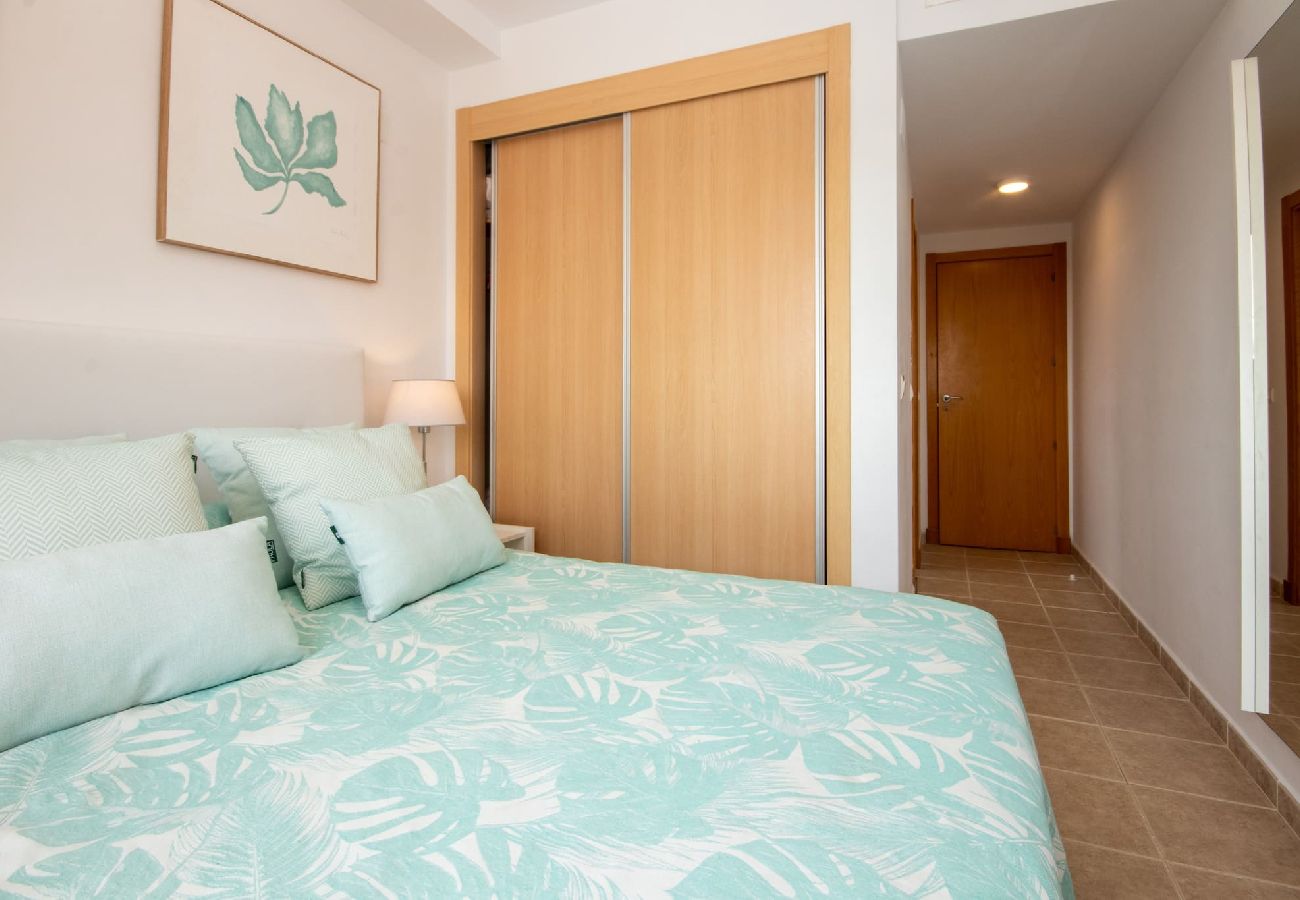 Apartamento en Casares - Ático con azotea, barbacoa y vistas al mar