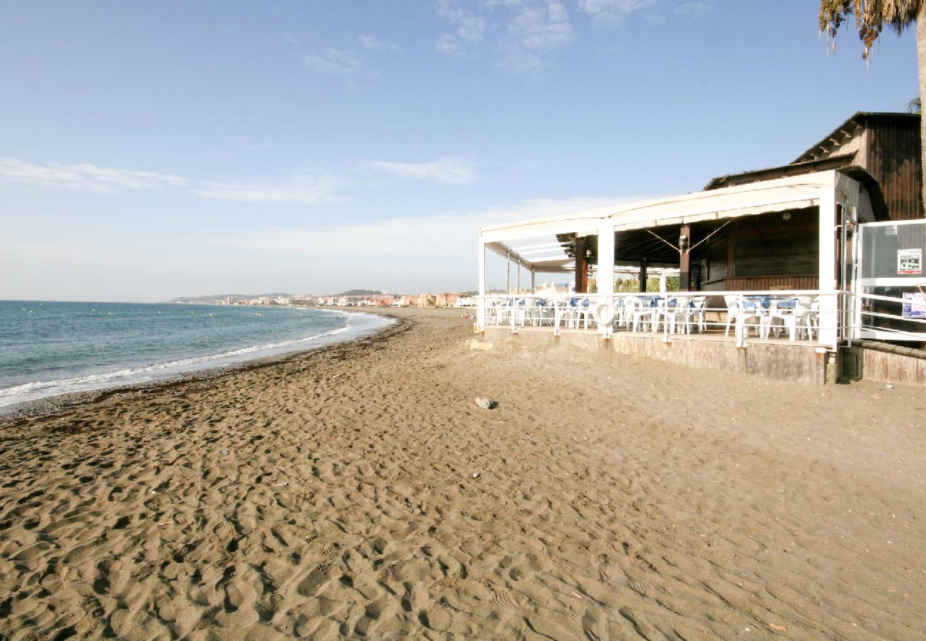 Apartamento en Casares - Ático con azotea, barbacoa y vistas al mar