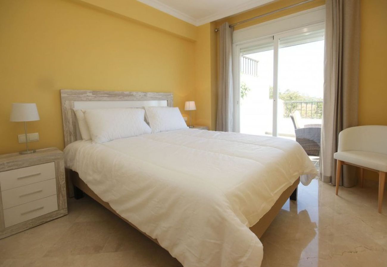 Casa adosada en Casares - Amplia casa adosada de 4 dormitorios en Bahía de Casares