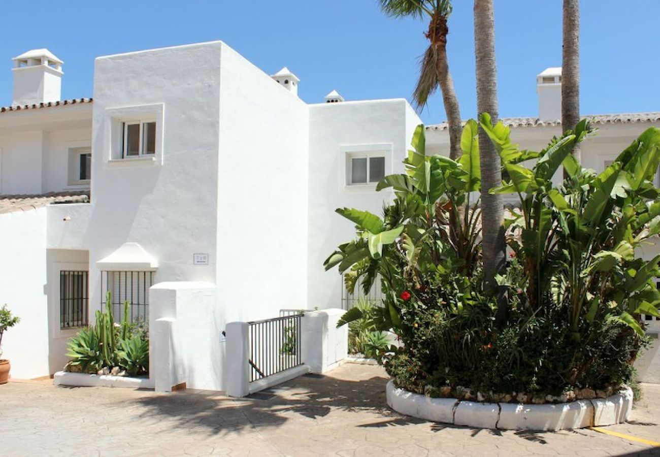 Casa adosada en Casares - Amplia casa adosada de 4 dormitorios en Bahía de Casares