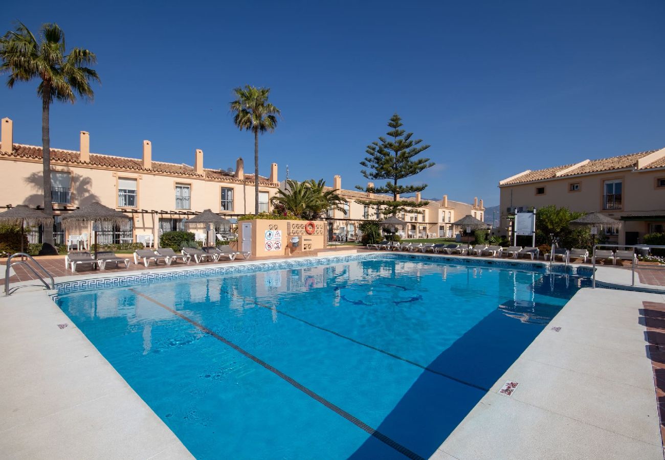 Apartamento en Fuengirola - Casa adosada de 2 dormitorios Marina del Sol cerca de la playa y el pueblo