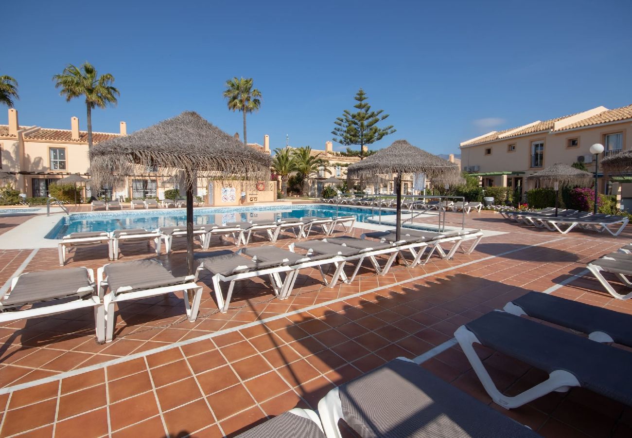 Apartamento en Fuengirola - Casa adosada de 2 dormitorios Marina del Sol cerca de la playa y el pueblo