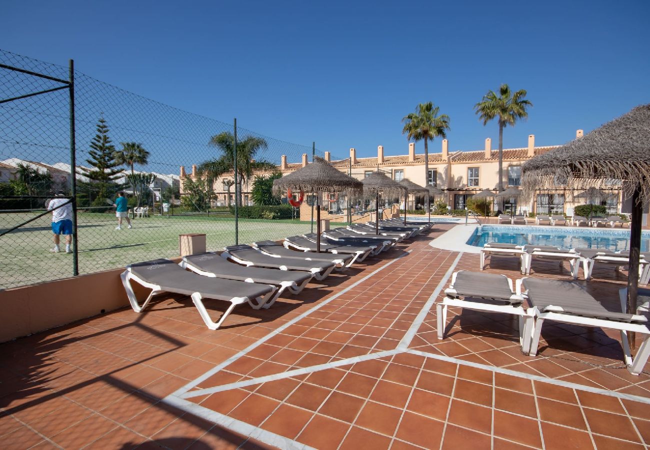 Apartamento en Fuengirola - Casa adosada de 2 dormitorios Marina del Sol cerca de la playa y el pueblo