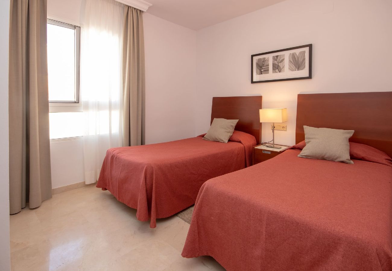 Apartamento en Fuengirola - Casa adosada de 2 dormitorios Marina del Sol cerca de la playa y el pueblo