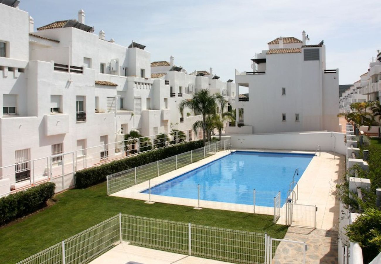 Apartamento en Estepona - Apartamento de 2 dormitorios con vistas al campo de golf de Valle Romano