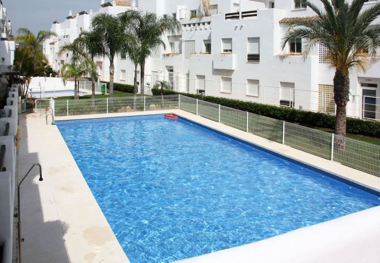 Apartamento en Estepona - Apartamento de 2 dormitorios con vistas al campo de golf de Valle Romano