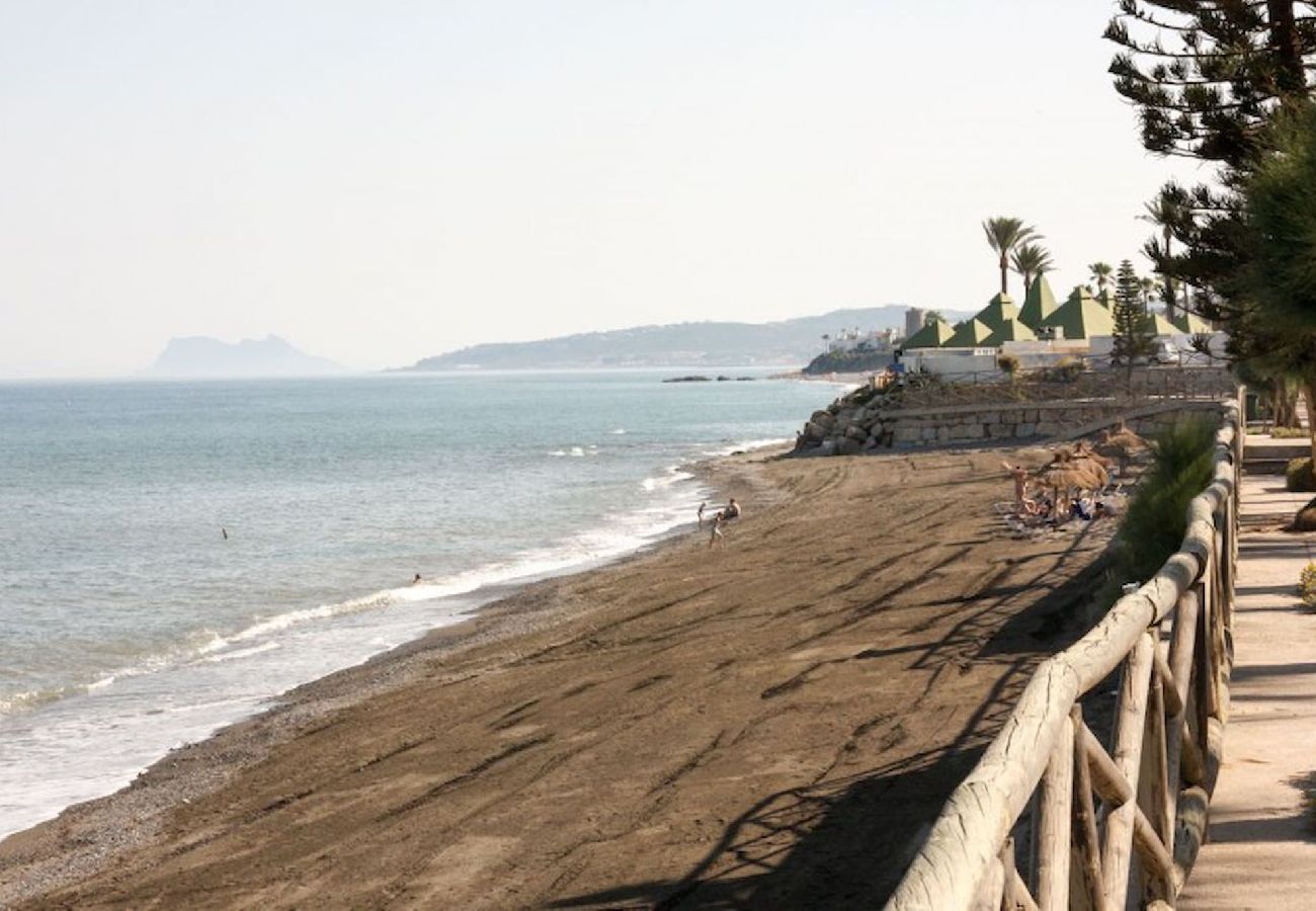 Apartamento en Estepona - Apartamento de 2 dormitorios con vistas al campo de golf de Valle Romano