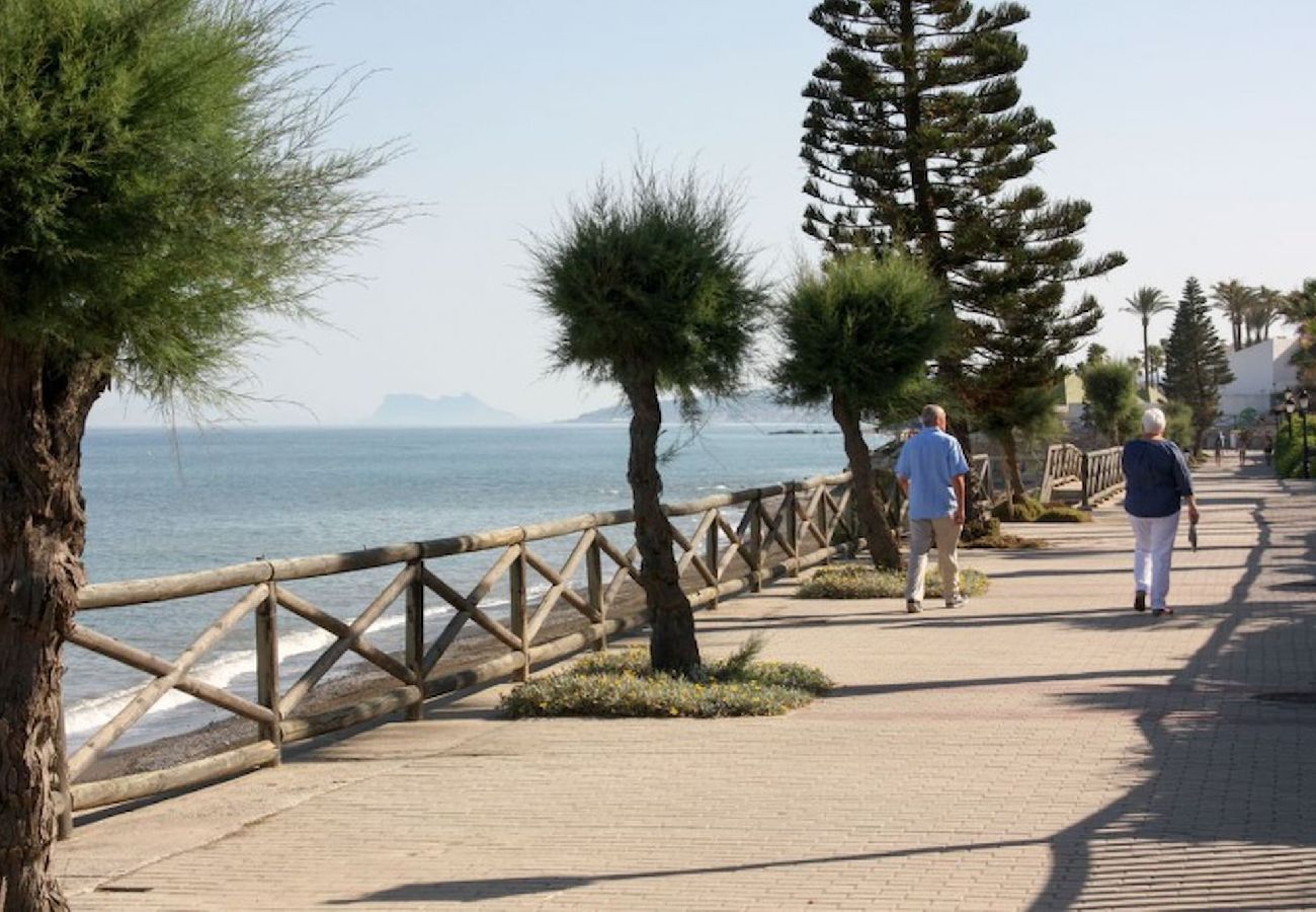 Apartamento en Estepona - Apartamento de 2 dormitorios con vistas al campo de golf de Valle Romano