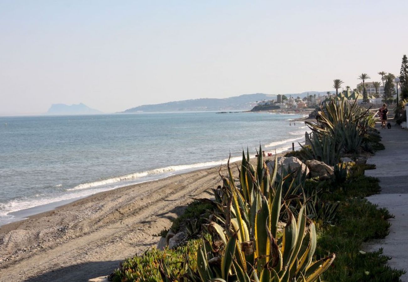 Apartamento en Estepona - Apartamento de 2 dormitorios con vistas al campo de golf de Valle Romano