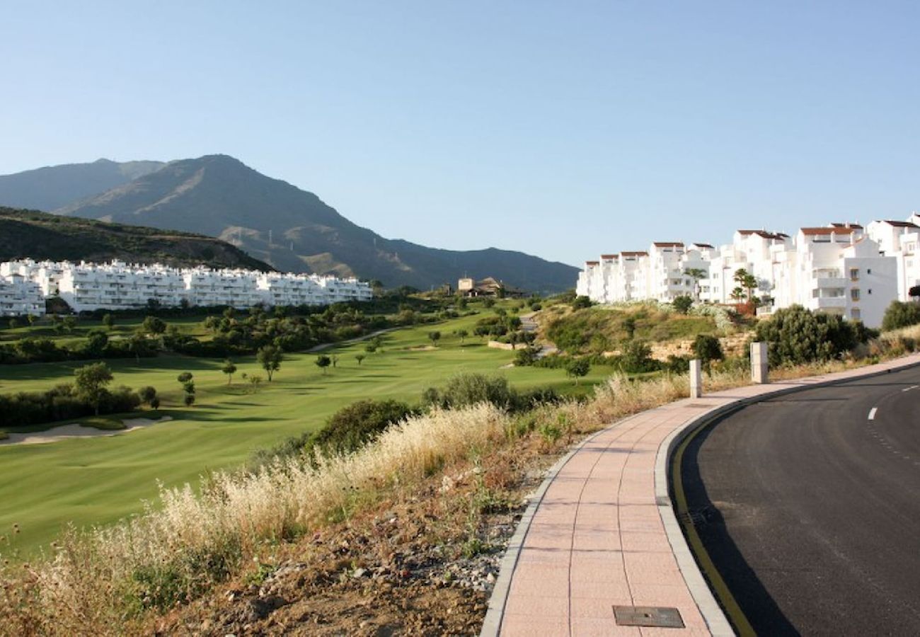 Apartamento en Estepona - Apartamento de 2 dormitorios con vistas al campo de golf de Valle Romano