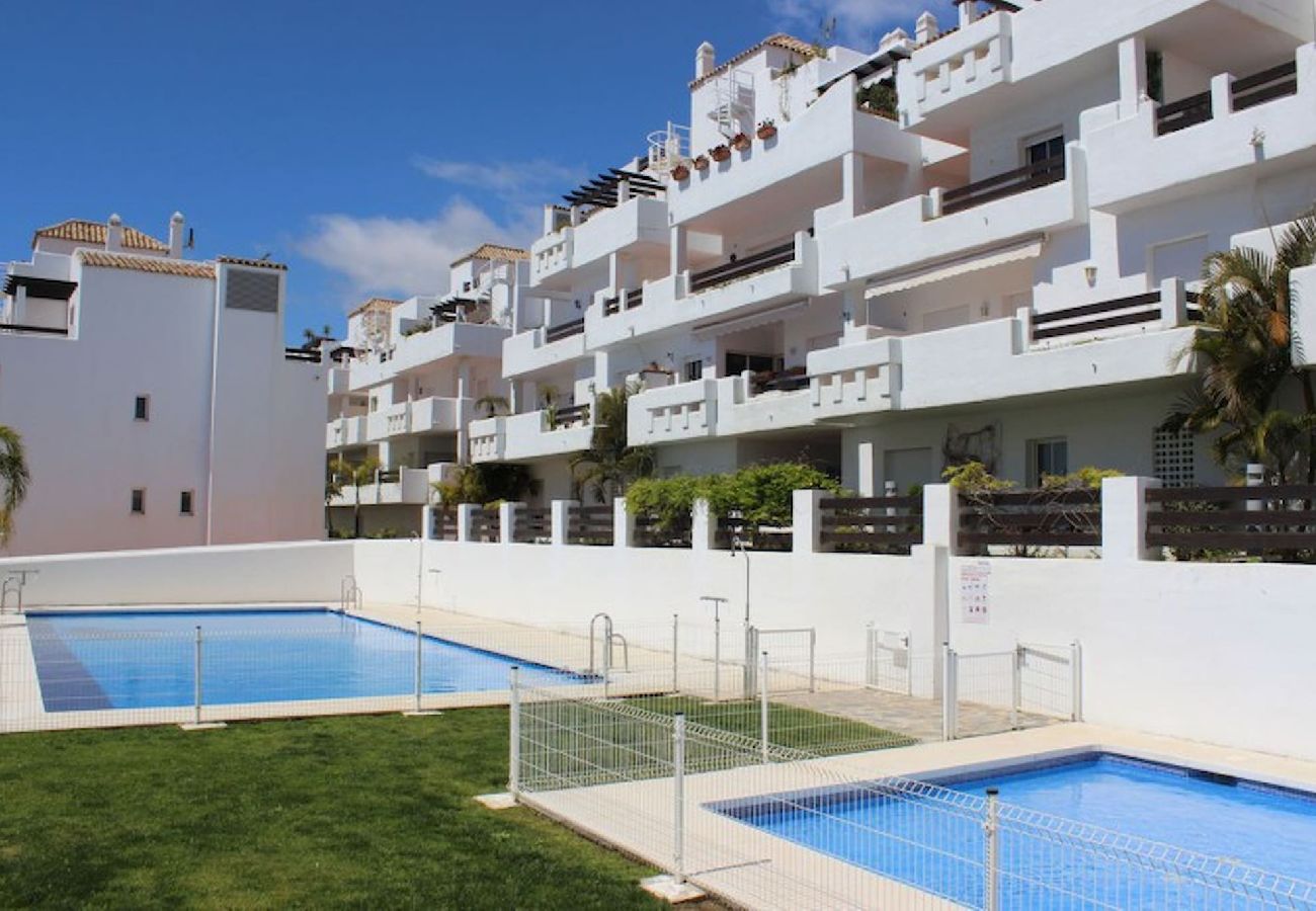 Apartamento en Estepona - Apartamento de 2 dormitorios con vistas al campo de golf de Valle Romano