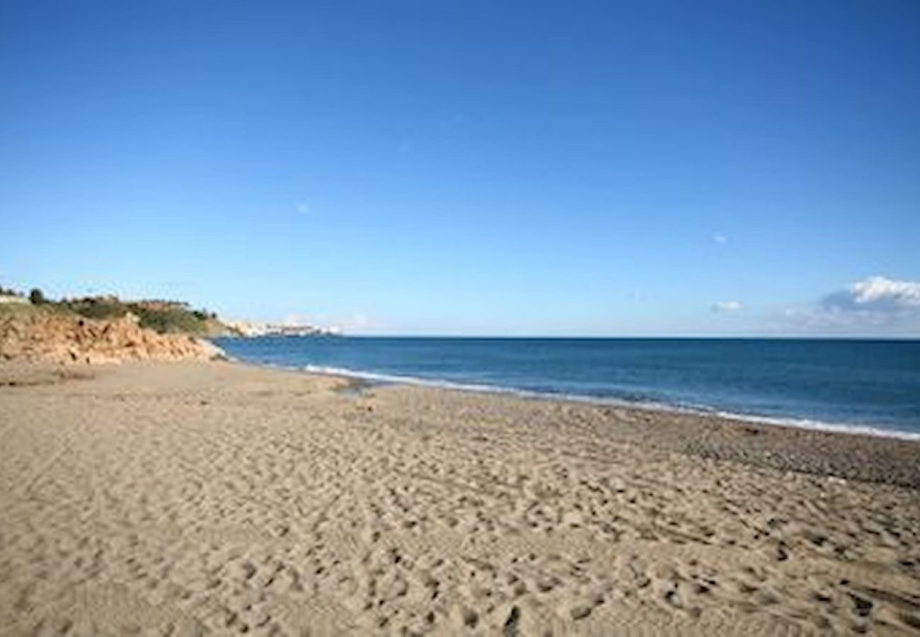 Apartamento en Fuengirola - Apartamento de 1 dormitorio cerca de la playa en Fuengirola