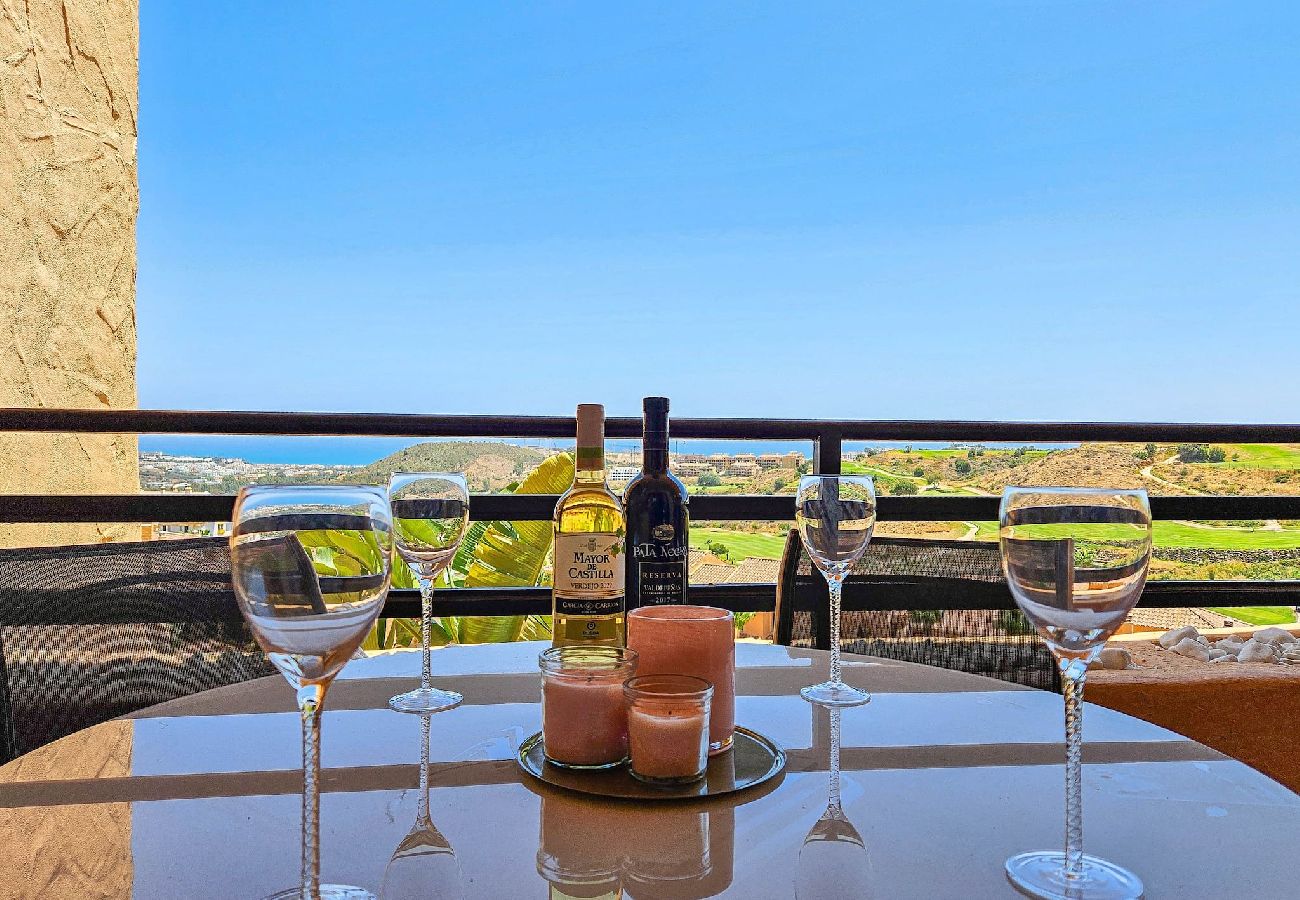 Apartamento en Mijas Costa - 5 piscinas comunitarias y excelentes vistas @ Calanova Sea Golf