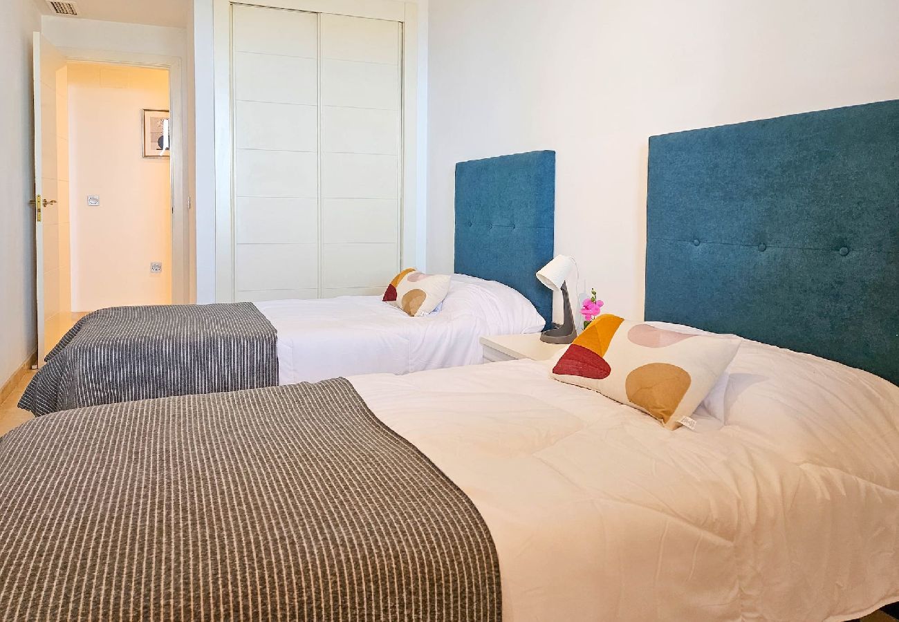 Apartamento en Mijas Costa - 5 piscinas comunitarias y excelentes vistas @ Calanova Sea Golf