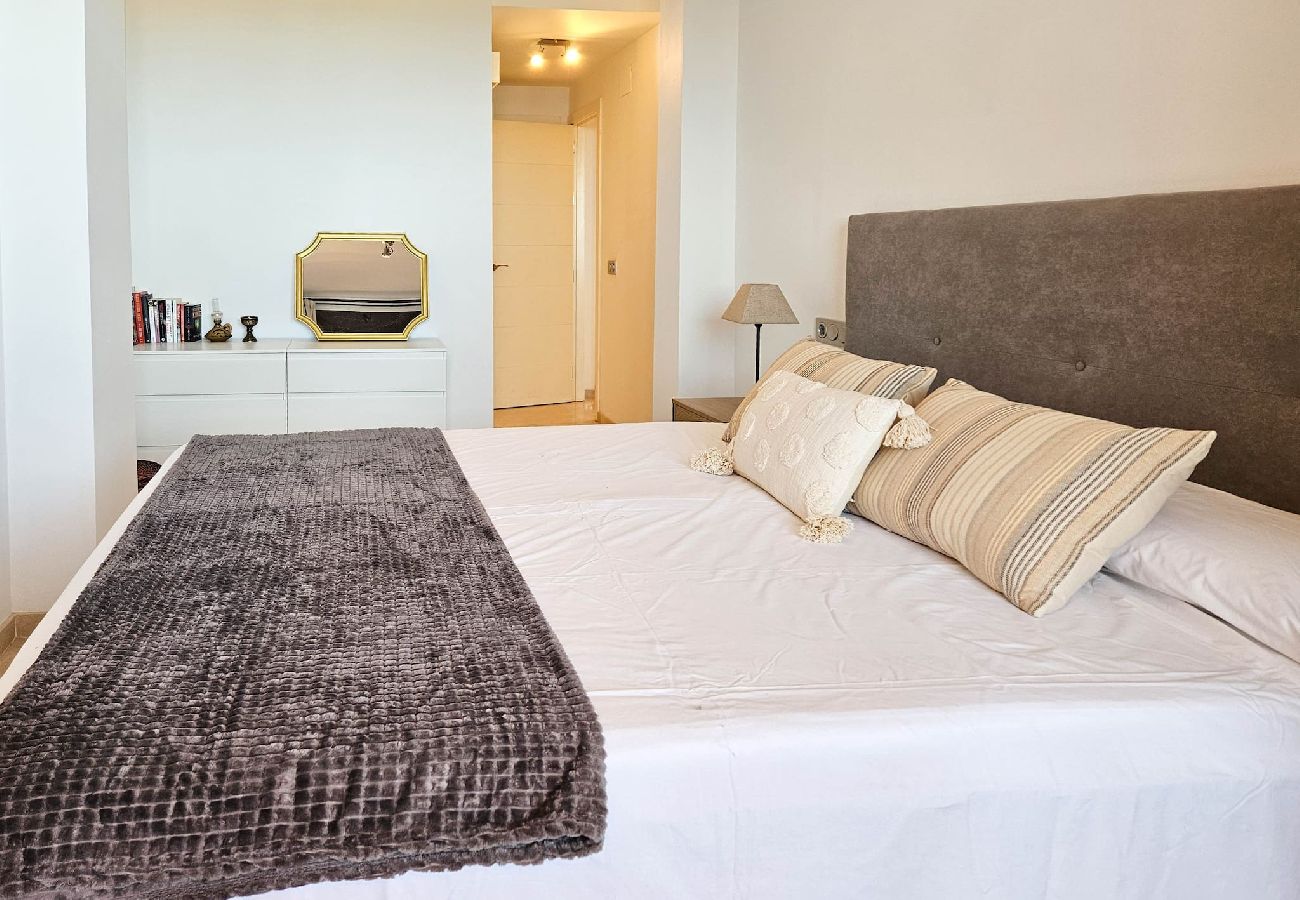 Apartamento en Mijas Costa - 5 piscinas comunitarias y excelentes vistas @ Calanova Sea Golf