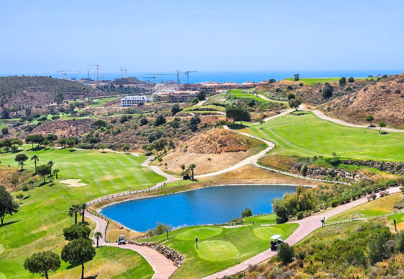 Apartamento en Mijas Costa - 5 piscinas comunitarias y excelentes vistas @ Calanova Sea Golf