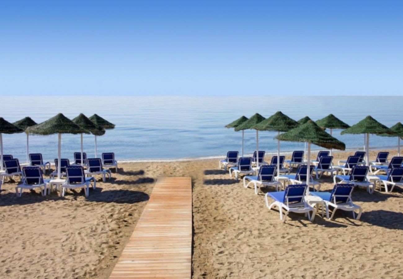 Apartamento en Benahavís - Apartamento con jardín en La Torre, Club de Golf Los Arqueros