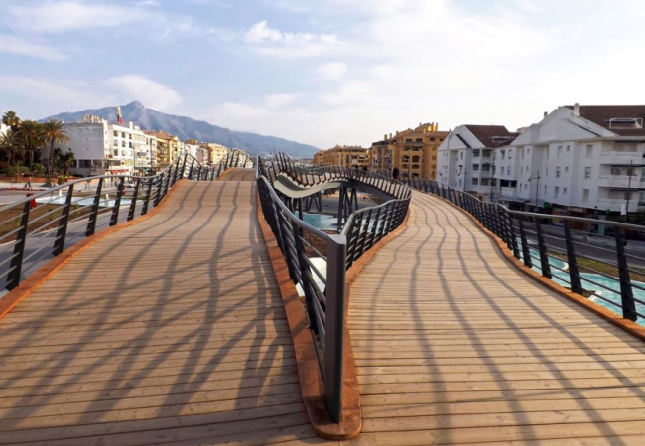 Apartamento en Benahavís - Apartamento con jardín en La Torre, Club de Golf Los Arqueros