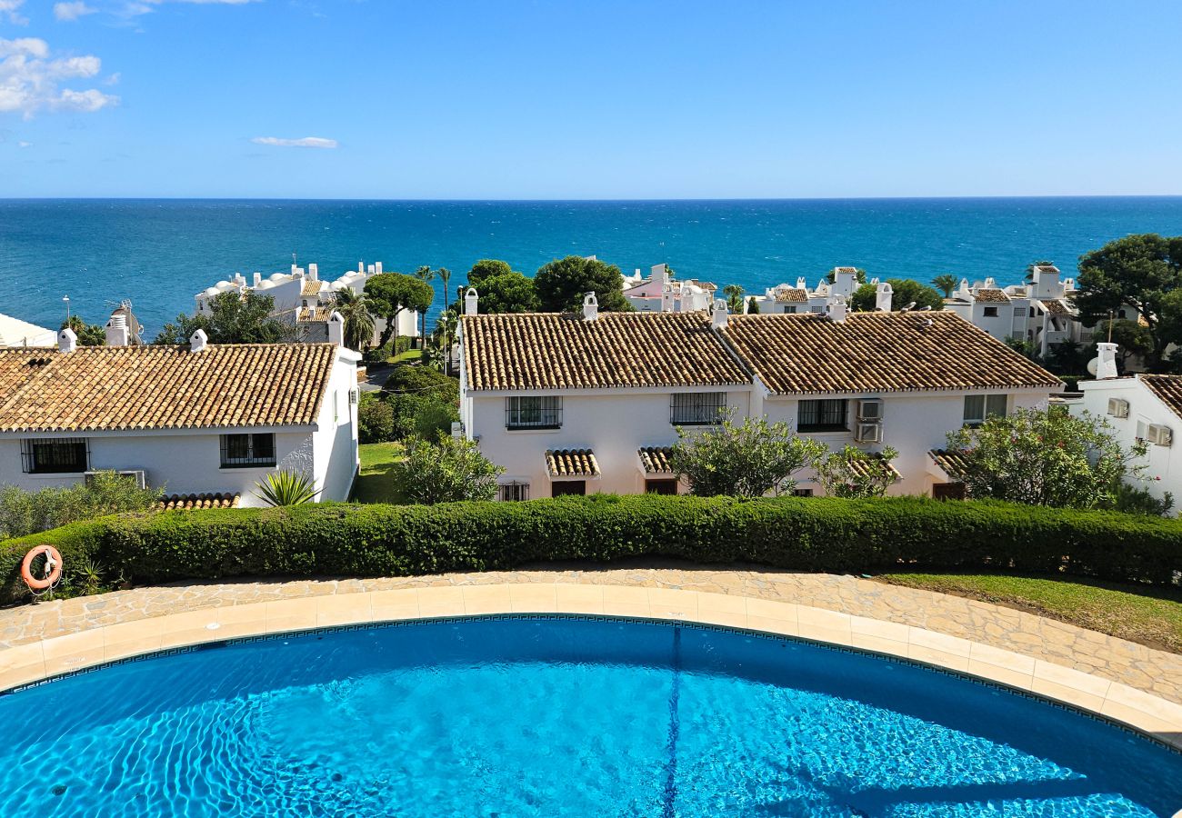 Apartamento en Mijas Costa - Hermosas vistas al mar @ Torrenueva cerca de La Cala