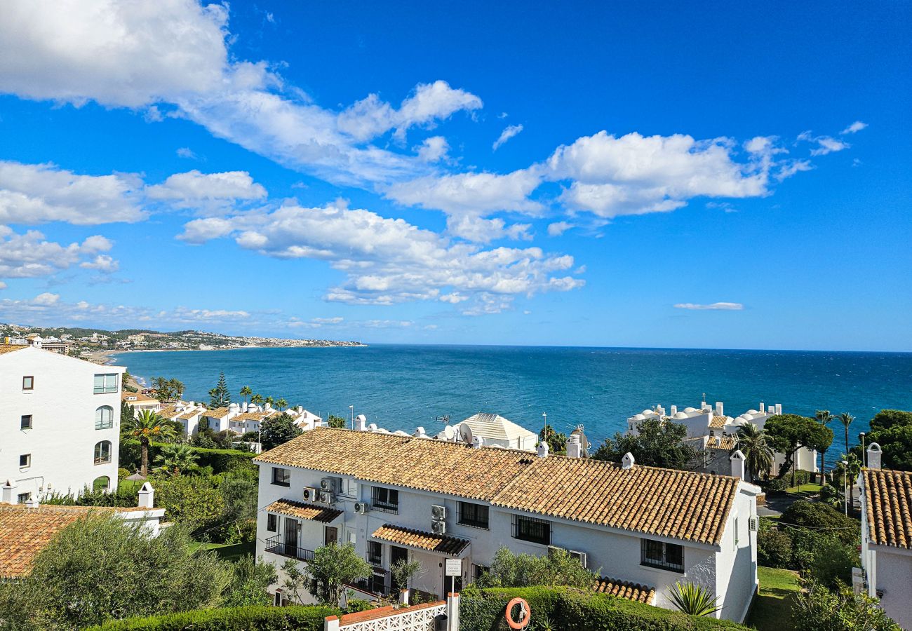 Apartamento en Mijas Costa - Hermosas vistas al mar @ Torrenueva cerca de La Cala