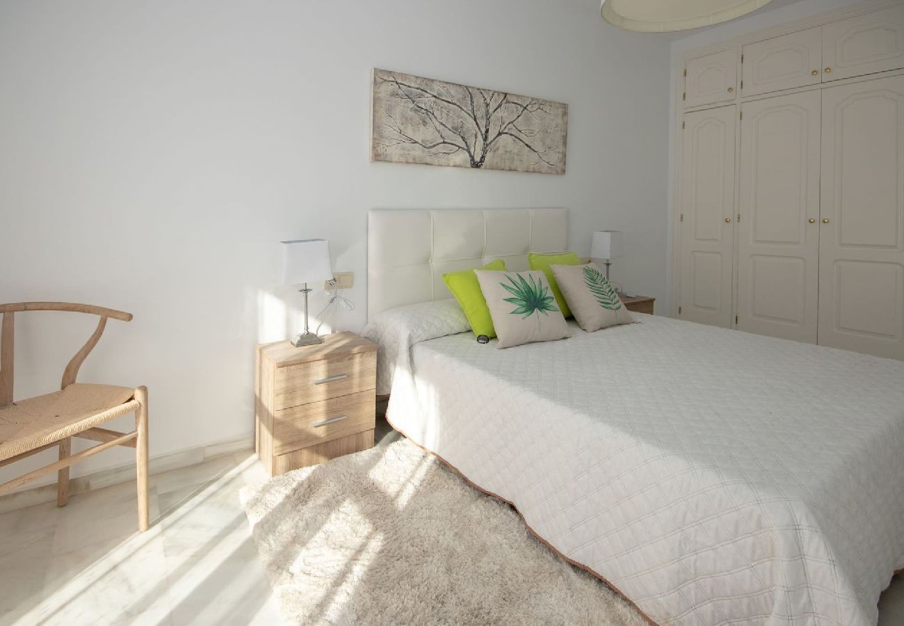 Apartamento en Manilva - Apartamento de 2 dormitorios en alquiler vacacional en Jardines de Sabinillas Manilva