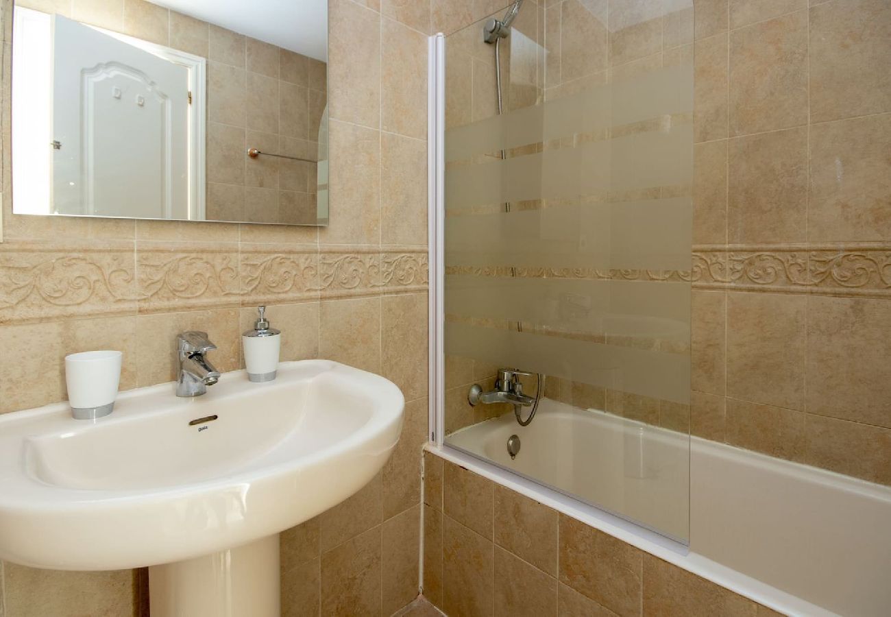 Apartamento en Manilva - Apartamento de 2 dormitorios en alquiler vacacional en Jardines de Sabinillas Manilva