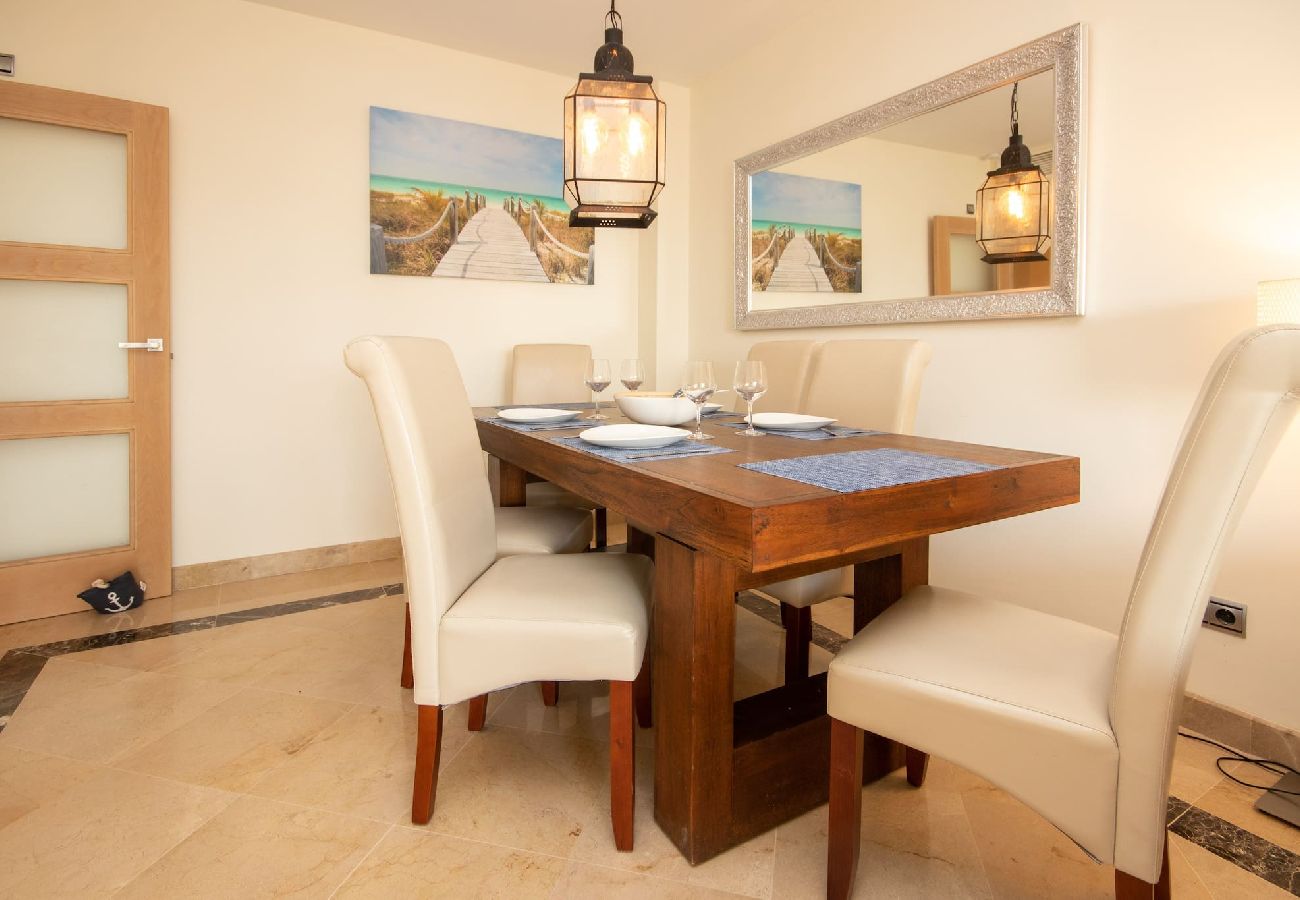 Apartamento en Manilva - Marina de Castillo Primera línea de playa Puerto Duquesa