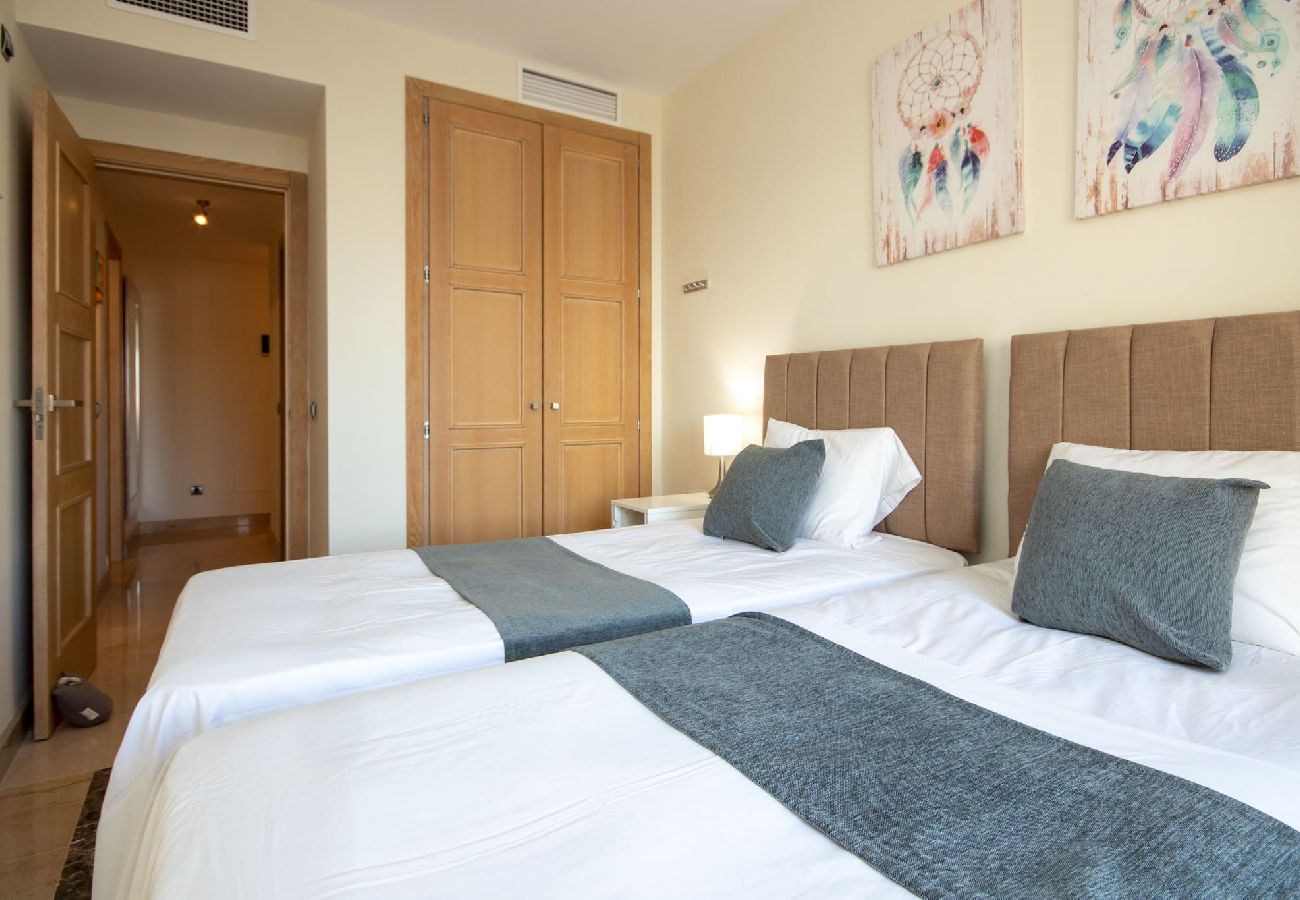 Apartamento en Manilva - Marina de Castillo Primera línea de playa Puerto Duquesa