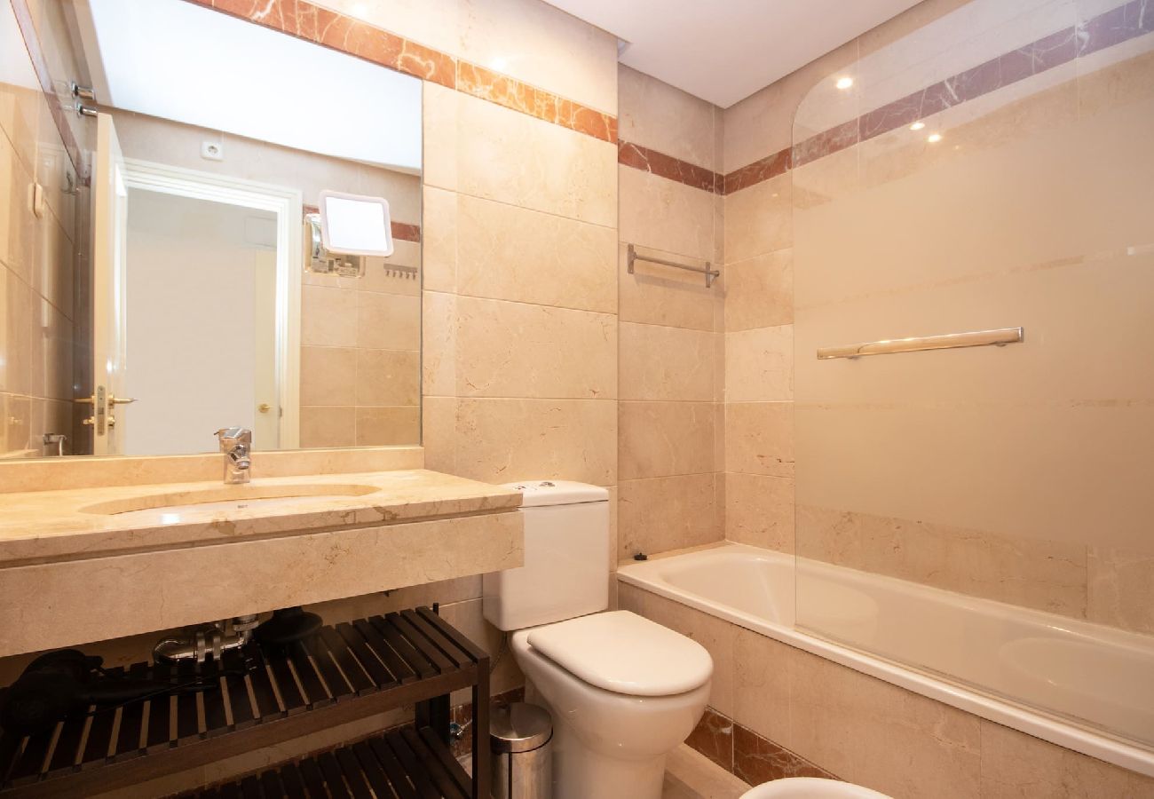 Apartamento en Mijas Costa - Apartamento de 2 dormitorios en primera línea de Calanova Grand Golf