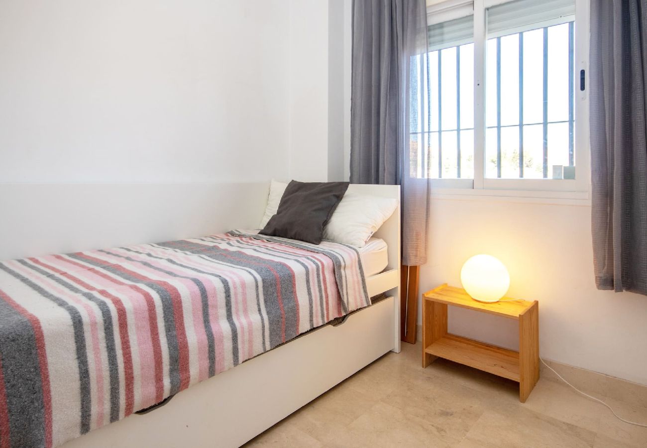 Apartamento en Mijas Costa - Apartamento de 2 dormitorios en primera línea de Calanova Grand Golf