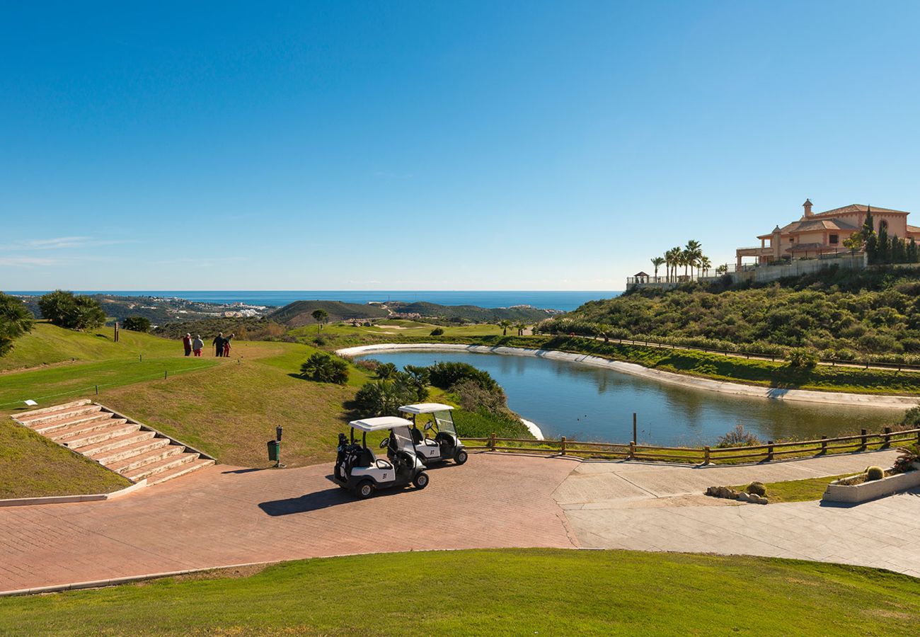 Apartamento en Mijas Costa - Apartamento de 2 dormitorios en primera línea de Calanova Grand Golf