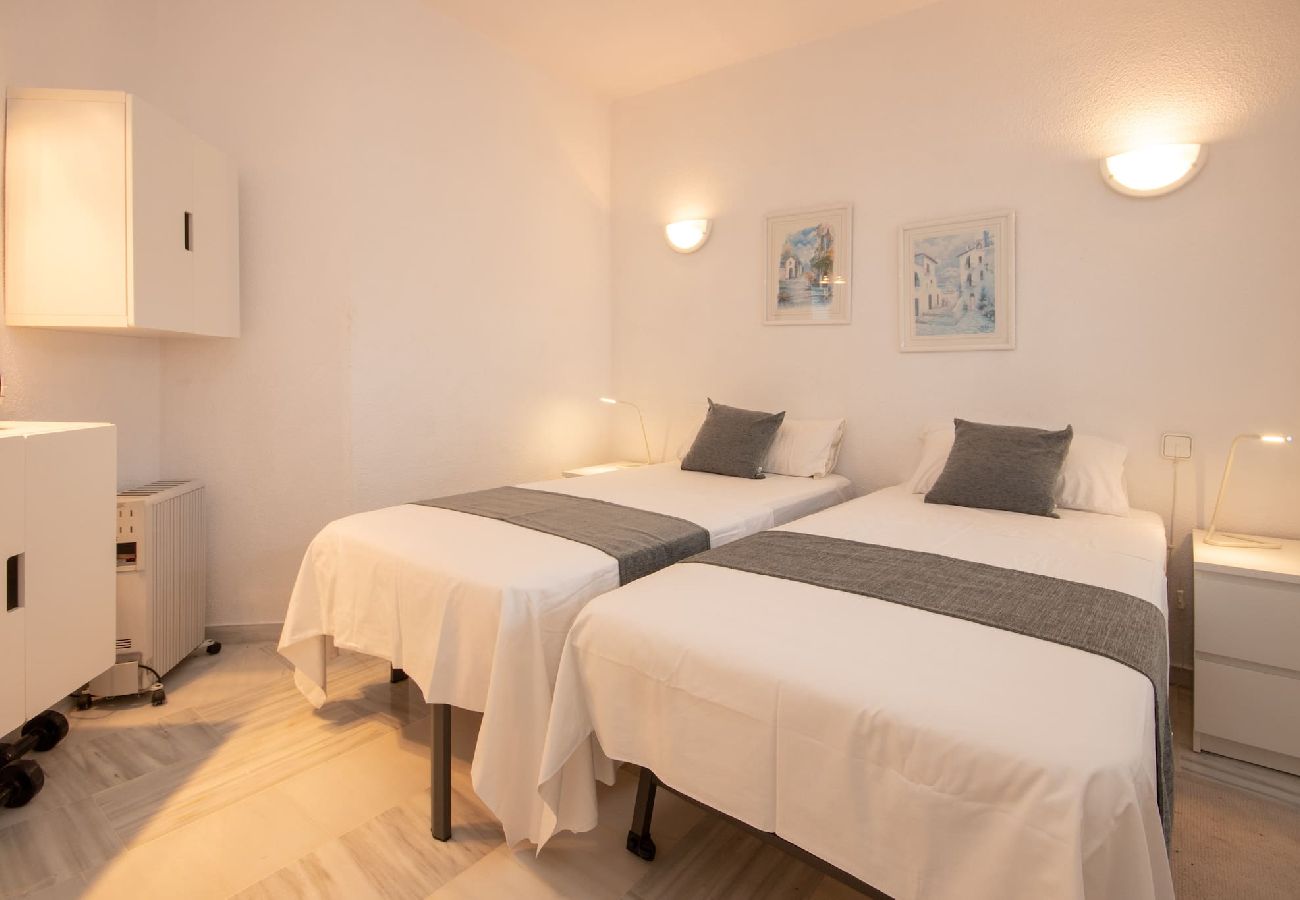 Apartamento en Mijas Costa - Luminoso y alegre apartamento de 2 dormitorios, Calahonda
