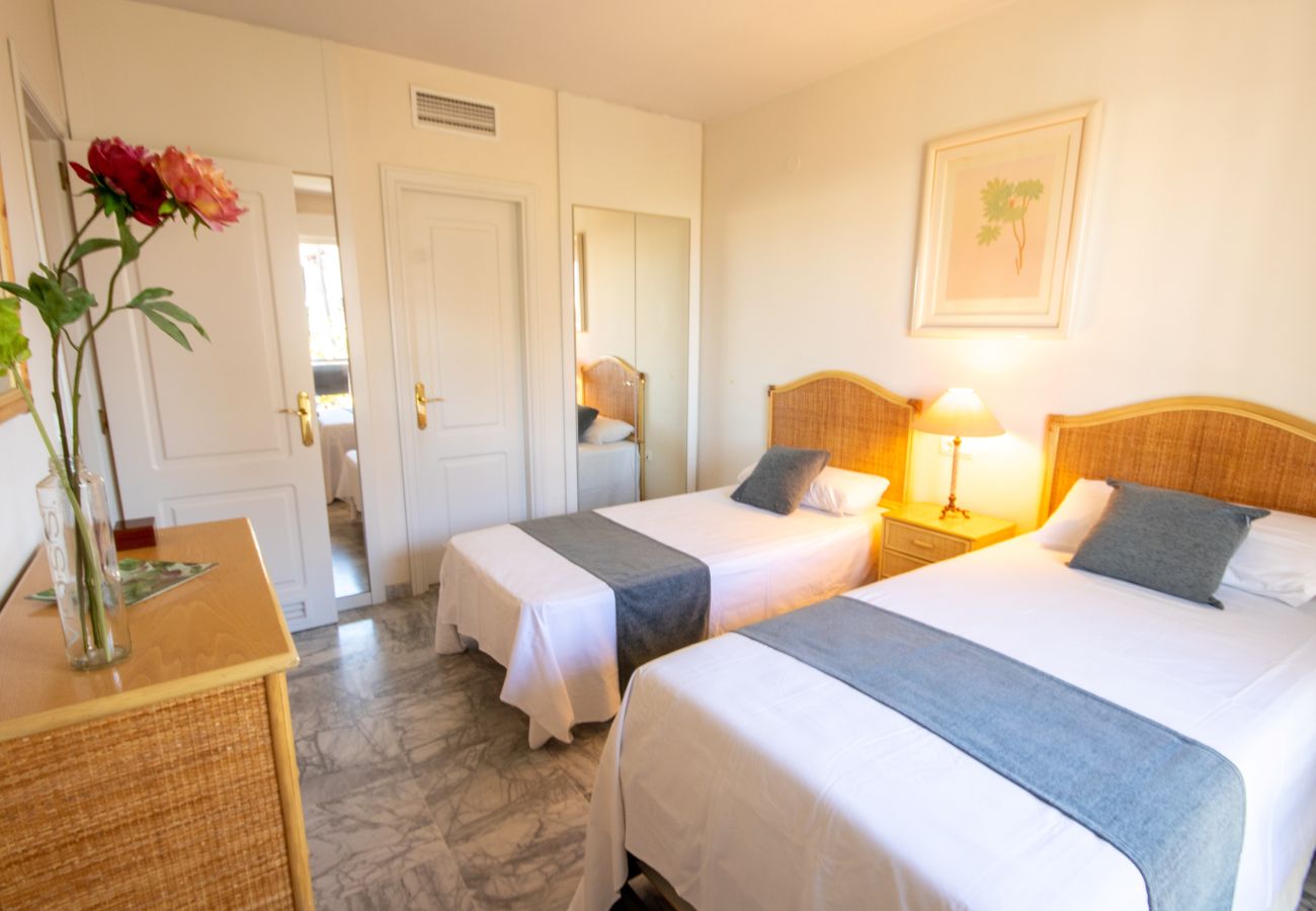 Apartamento en Marbella - Puerto Banús, a 400 metros de la playa.