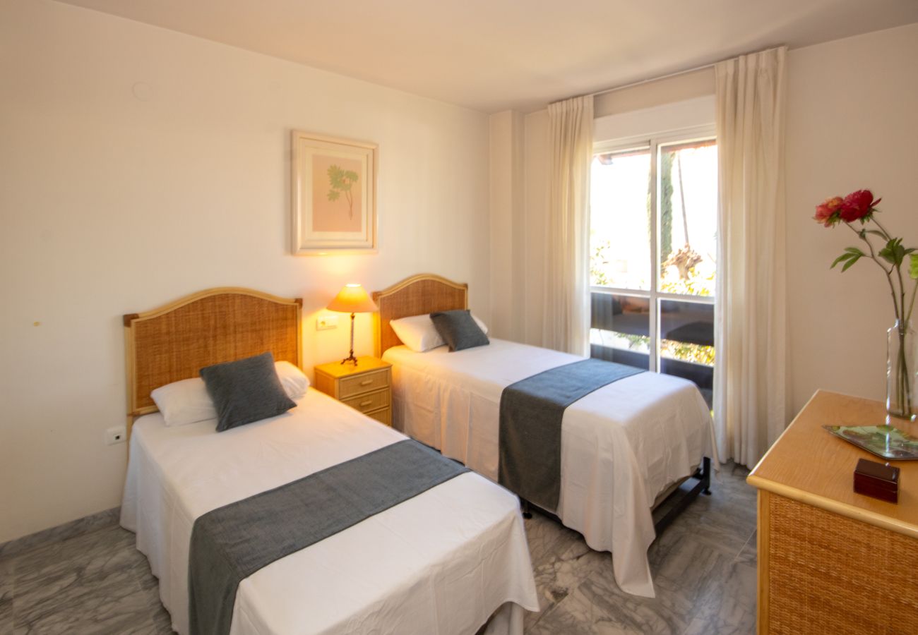 Apartamento en Marbella - Puerto Banús, a 400 metros de la playa.