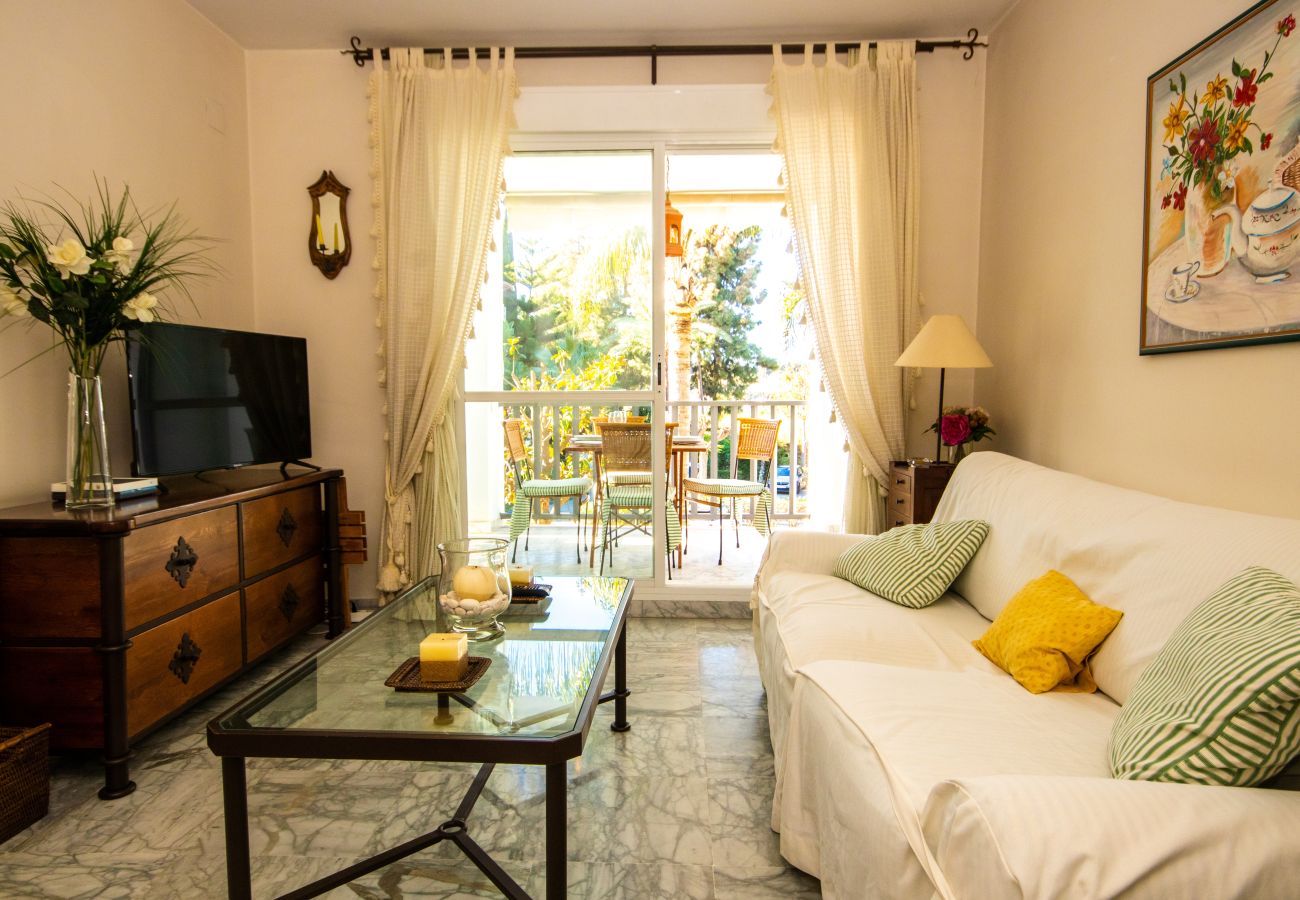 Apartamento en Marbella - Puerto Banús, a 400 metros de la playa.